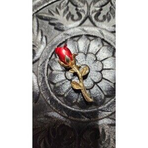 Golden rose pin brooch